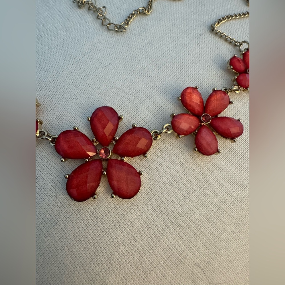 Claire's Flower Necklace